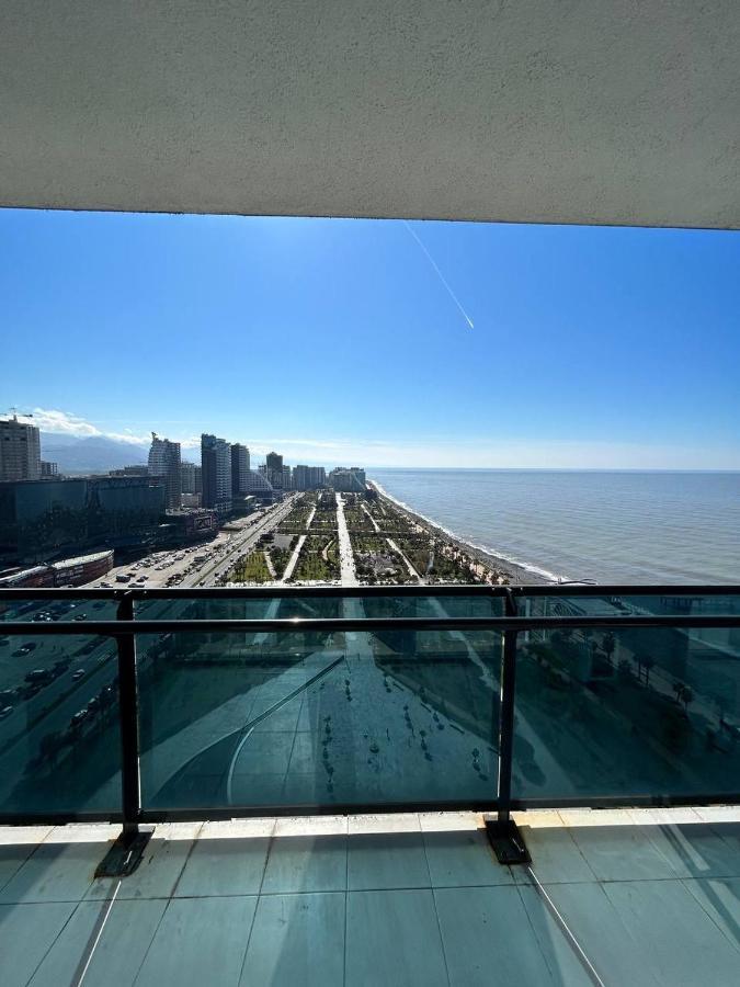 студия с потрясающим видом на море в Orbi Tower Apartment *